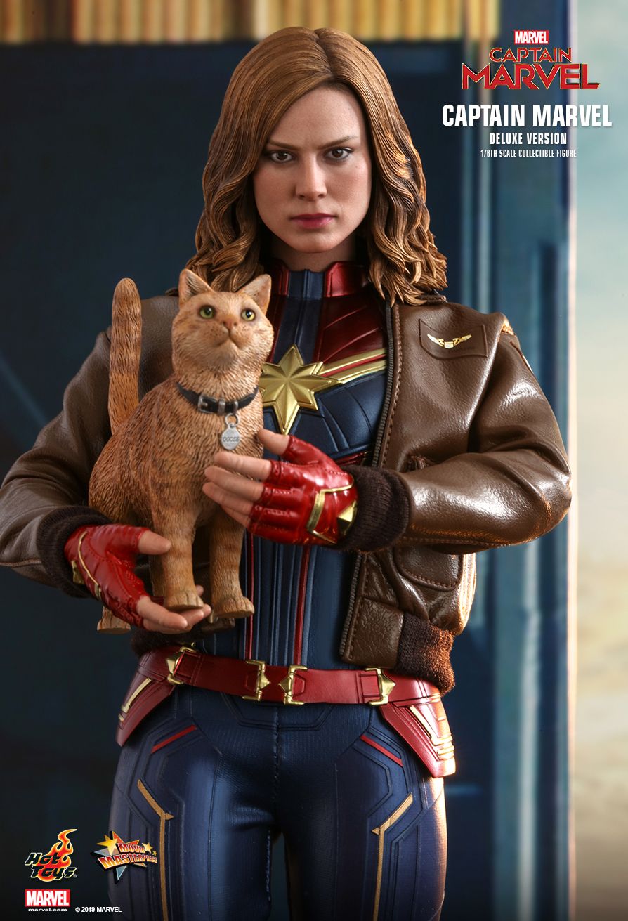 Hot Toys (MMS522) Captain Marvel - Captain Marvel 1/6th Scale Collectible  Figure (Deluxe Version)