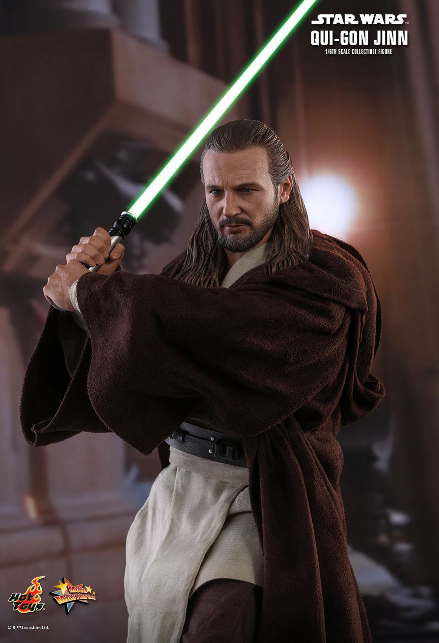 Star Wars Qui-Gon Jinn Sixth Scale Figure by Hot Toys